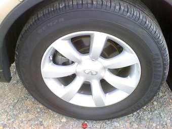2005 Infiniti FX35 Photos