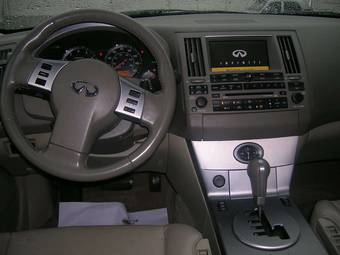 2005 Infiniti FX35 Pics