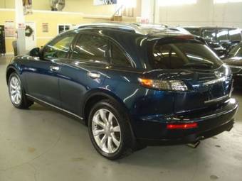 2005 Infiniti FX35 Images