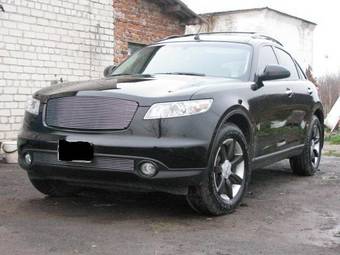 2005 Infiniti FX35 Photos