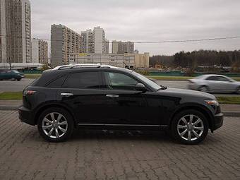 2005 Infiniti FX35 Photos