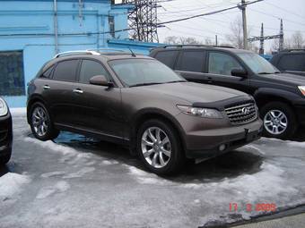 2005 Infiniti FX35 Photos