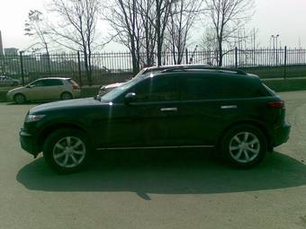 2005 Infiniti FX35 Photos