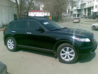 2005 Infiniti FX35 Photos
