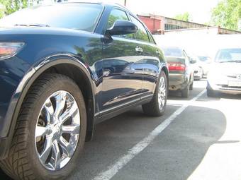 2005 Infiniti FX35 Pictures