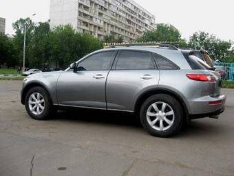 2005 Infiniti FX35 Photos