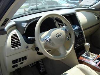 2009 Infiniti FX35 Photos