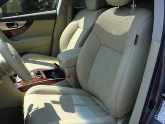 2009 Infiniti FX35 Photos