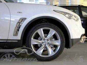 2009 Infiniti FX35 Photos