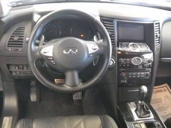 2009 Infiniti FX35 Photos