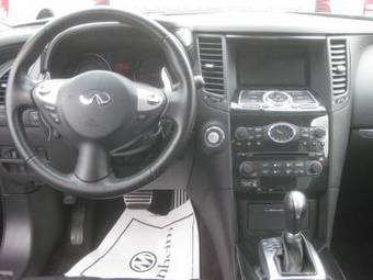 2009 Infiniti FX35 Photos