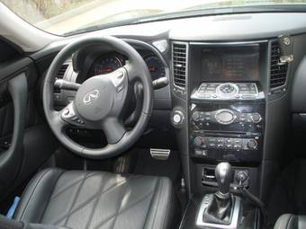 2009 Infiniti FX35 Images