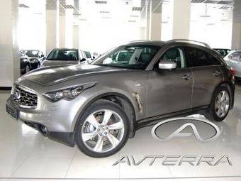 2010 Infiniti FX37 Pictures