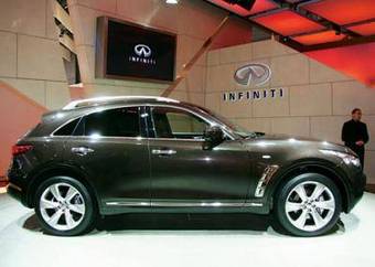 2010 Infiniti FX37 Pics