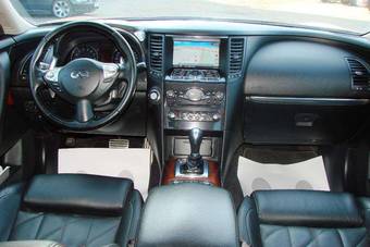 2010 Infiniti FX37 Images