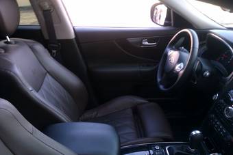 2010 Infiniti FX37 Photos