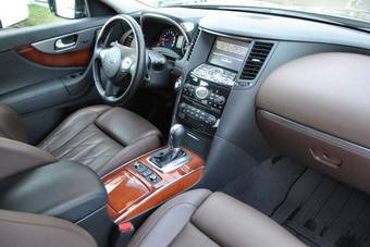 2011 Infiniti FX37 Pictures