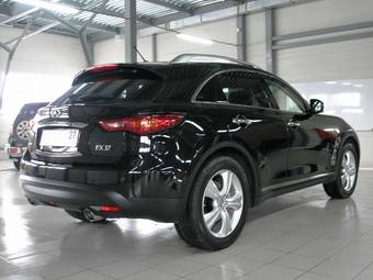 2011 Infiniti FX37 Photos