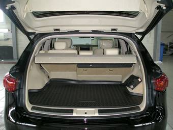 2011 Infiniti FX37 Images