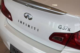 2011 Infiniti G37 Photos