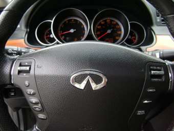 2005 Infiniti M35 Photos