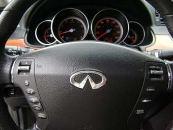 2005 Infiniti M35 Photos