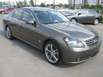 2005 Infiniti M35 Photos