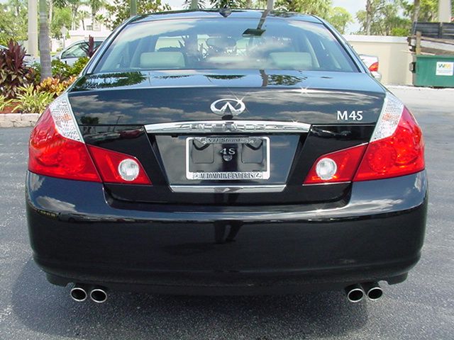 2005 Infiniti M45 Photos