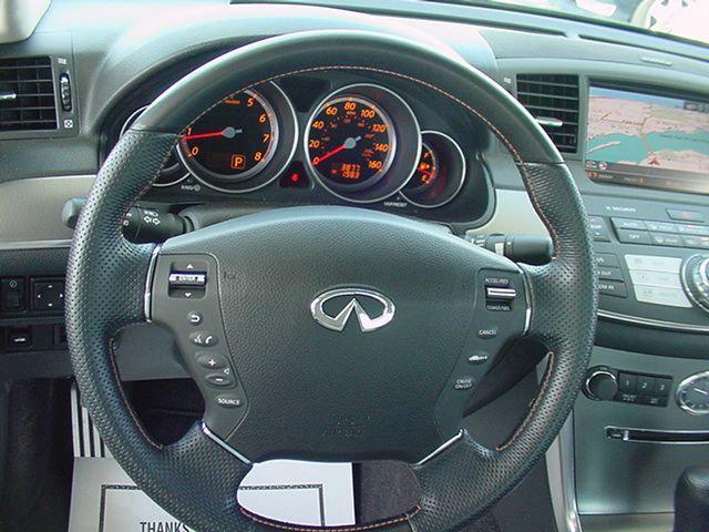 2005 Infiniti M45 Wallpapers