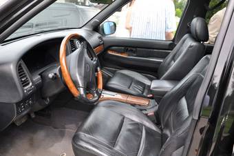 2000 Infiniti QX4 Photos