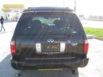 2000 Infiniti QX4 Pictures