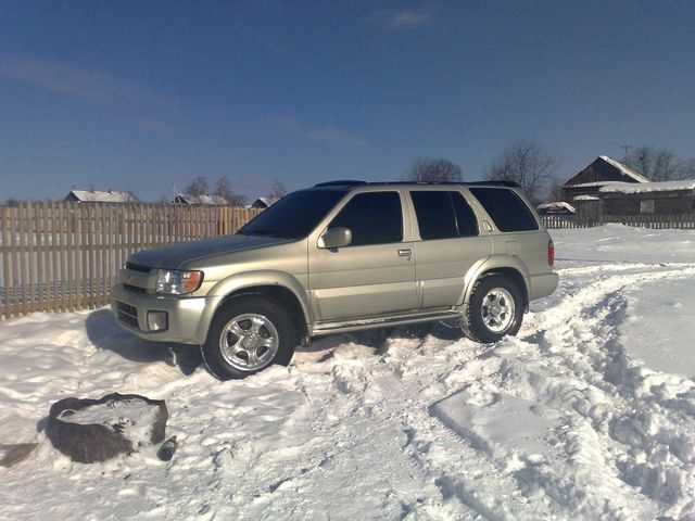 2001 Infiniti QX4