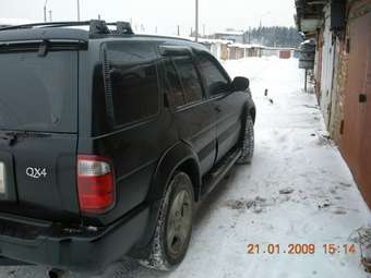 2001 Infiniti QX4 Pictures