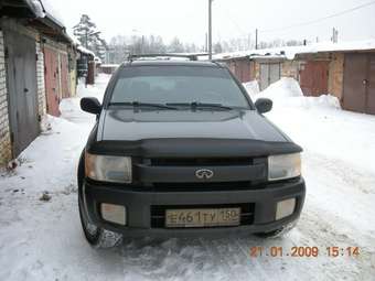 2001 Infiniti QX4 Photos