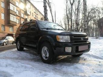 2001 Infiniti QX4 Photos