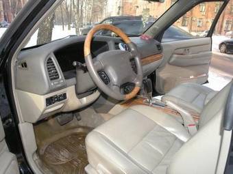 2001 Infiniti QX4 Images