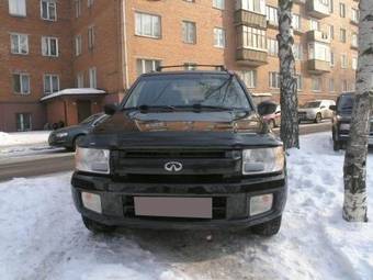 2001 Infiniti QX4 Photos