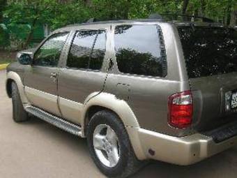 2001 Infiniti QX4 Photos