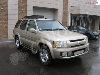 2001 Infiniti QX4 Photos