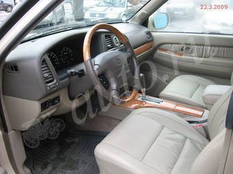 2001 Infiniti QX4 Pictures