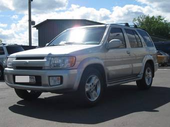 2002 Infiniti QX4 Photos