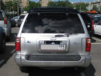 2002 Infiniti QX4 Pictures