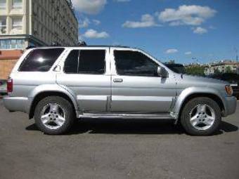 2002 Infiniti QX4 Pictures