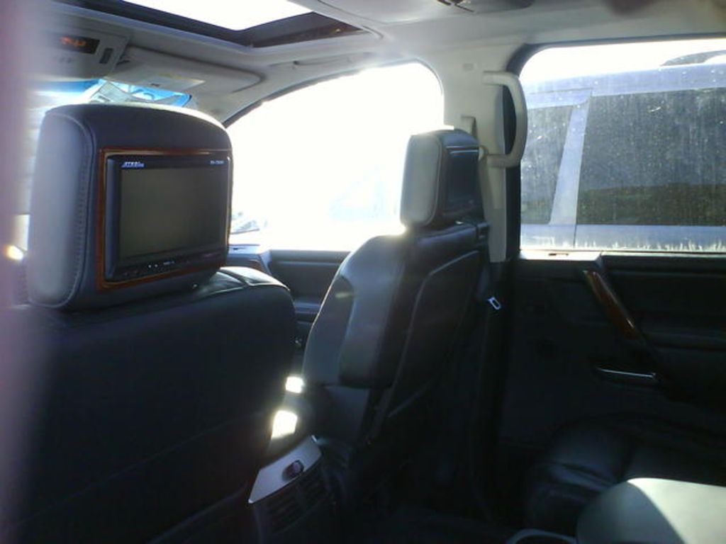 2004 Infiniti QX56