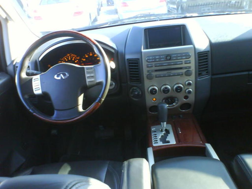 2004 Infiniti QX56