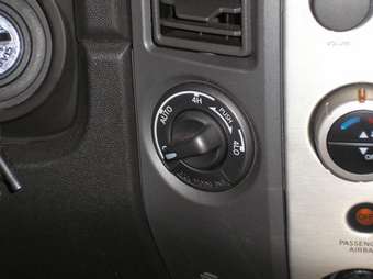 2004 Infiniti QX56 Pictures