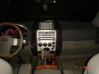 2004 Infiniti QX56 Photos