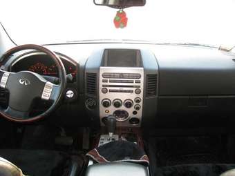 2004 Infiniti QX56 Pictures