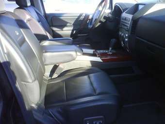 2004 Infiniti QX56 Pictures