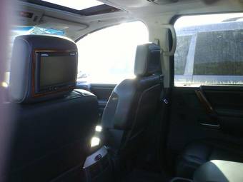 2004 Infiniti QX56 Photos